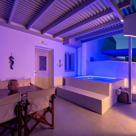 Aerenia Luxury Suites カルテラドス エクステリア 写真