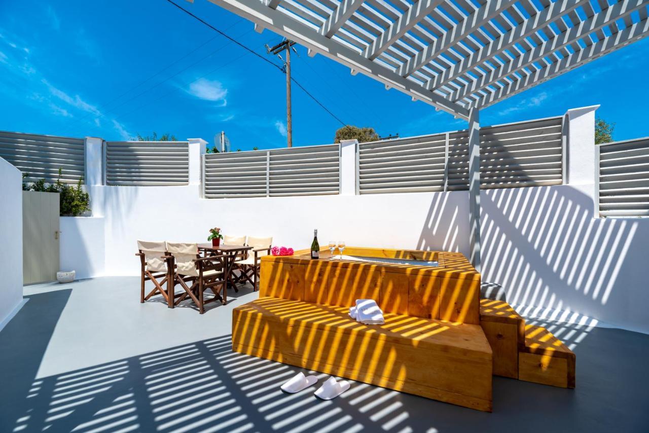 Aerenia Luxury Suites カルテラドス エクステリア 写真