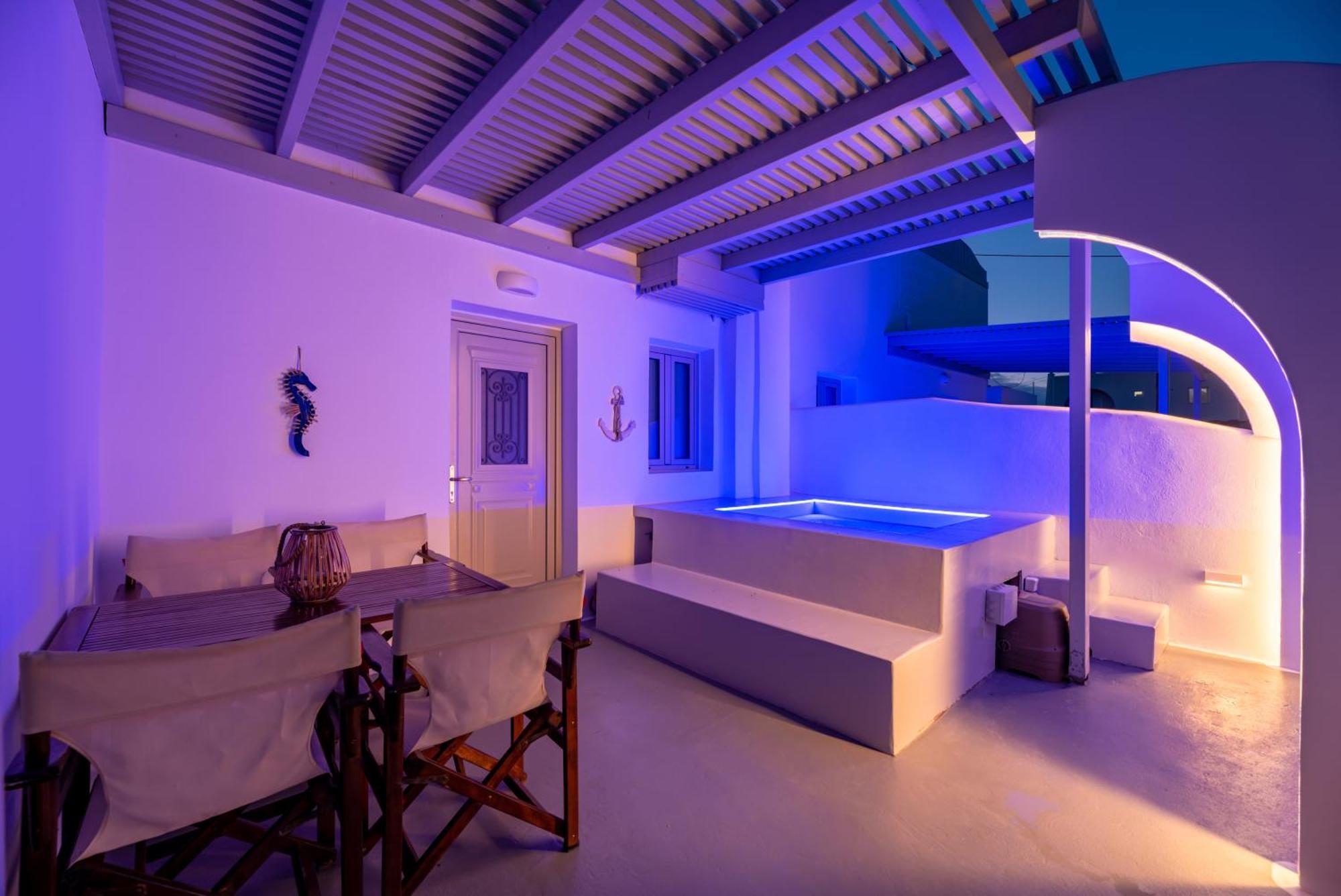 Aerenia Luxury Suites カルテラドス エクステリア 写真