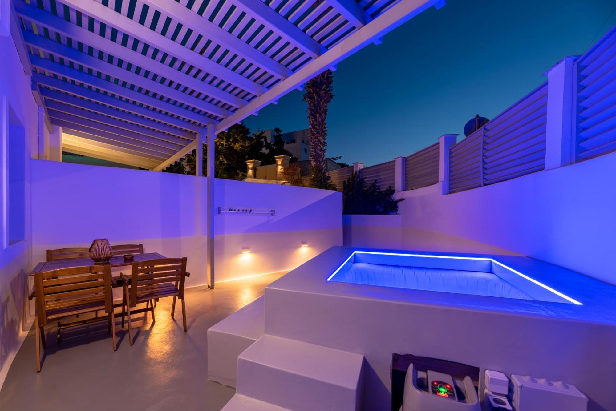 Aerenia Luxury Suites カルテラドス エクステリア 写真