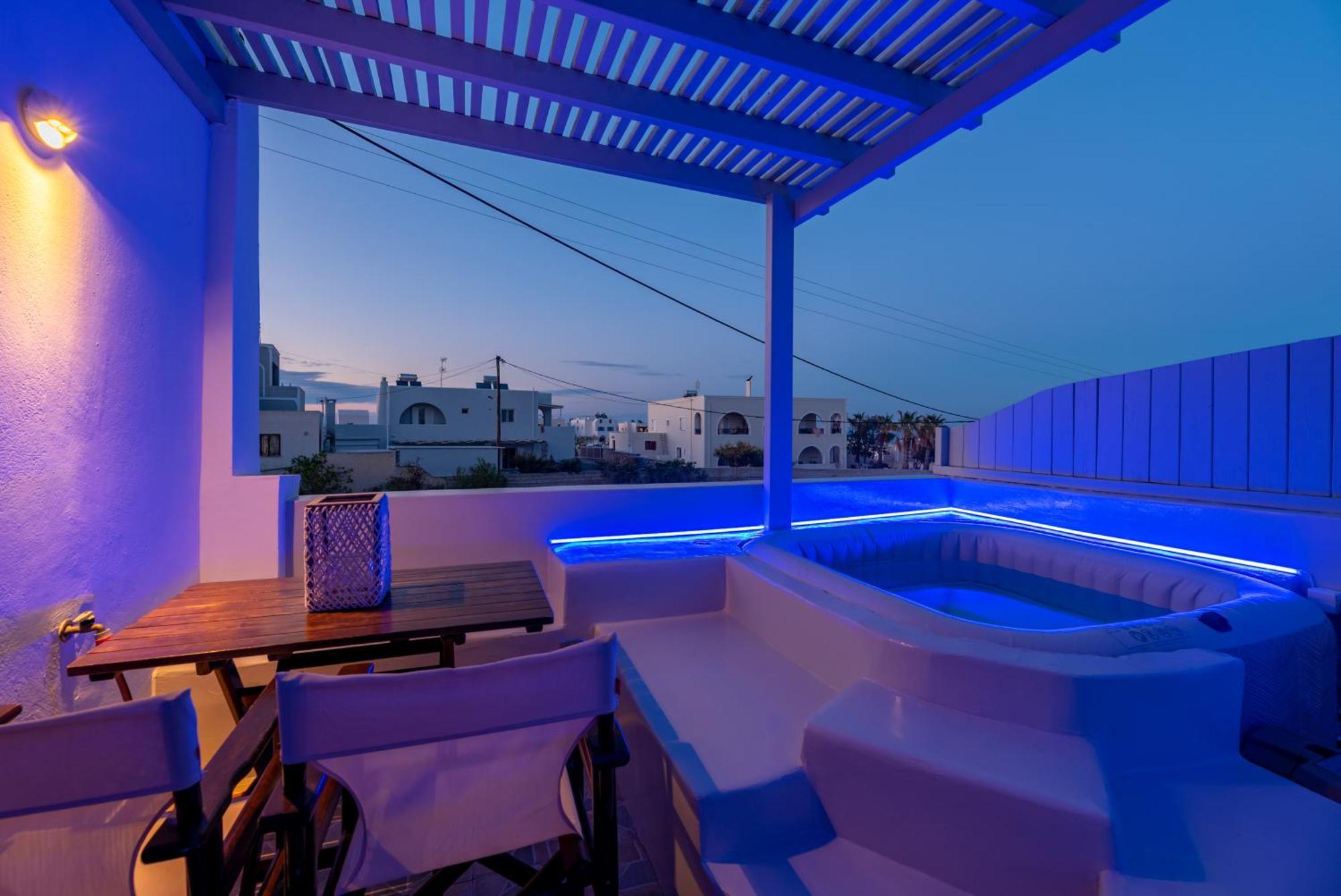 Aerenia Luxury Suites カルテラドス エクステリア 写真