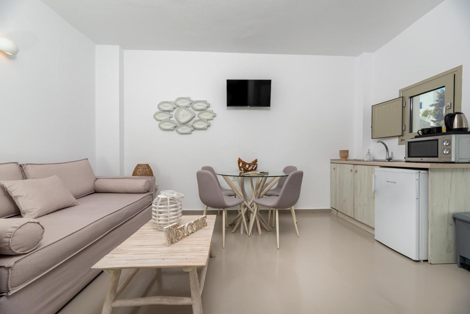 Aerenia Luxury Suites カルテラドス エクステリア 写真