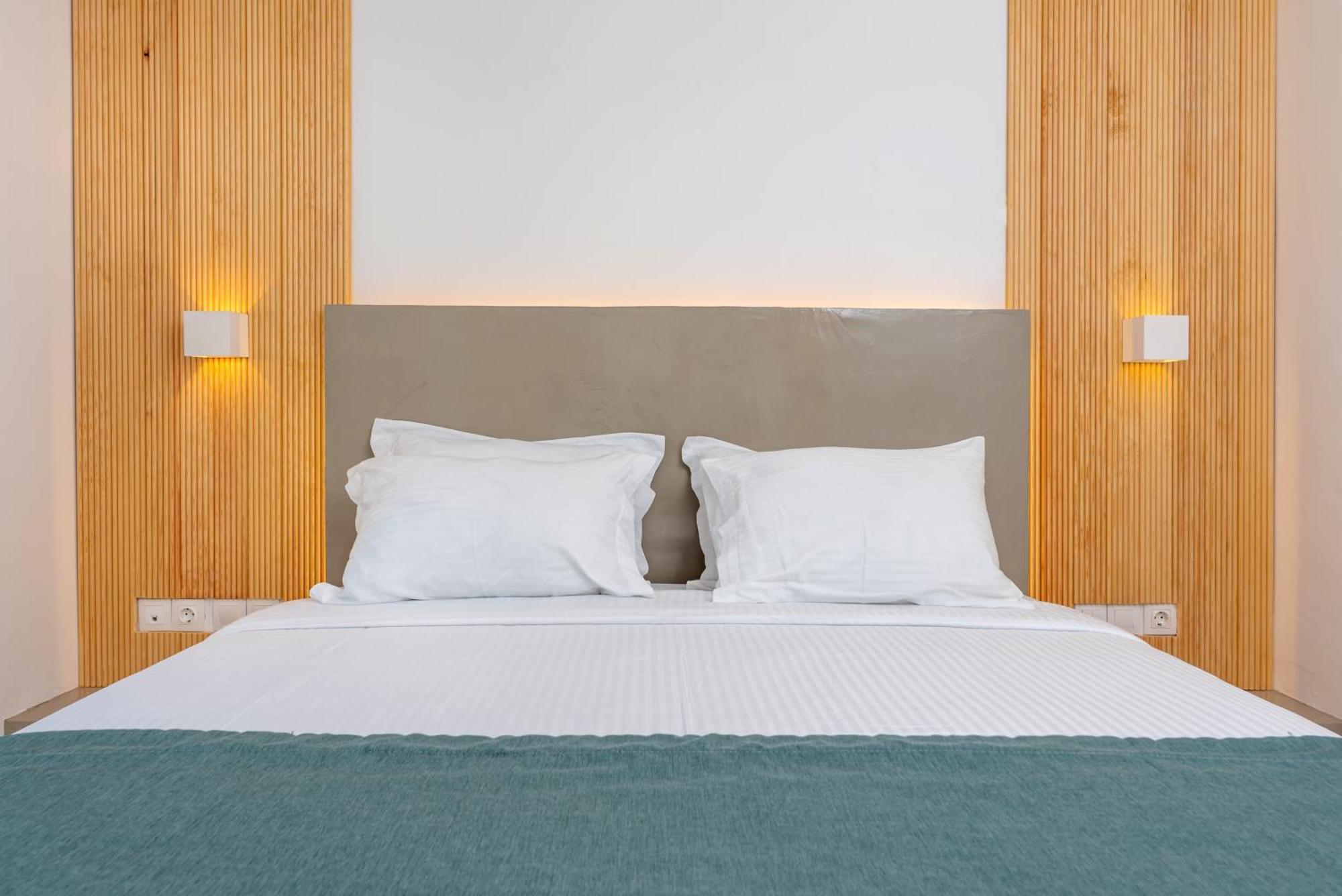 Aerenia Luxury Suites カルテラドス エクステリア 写真