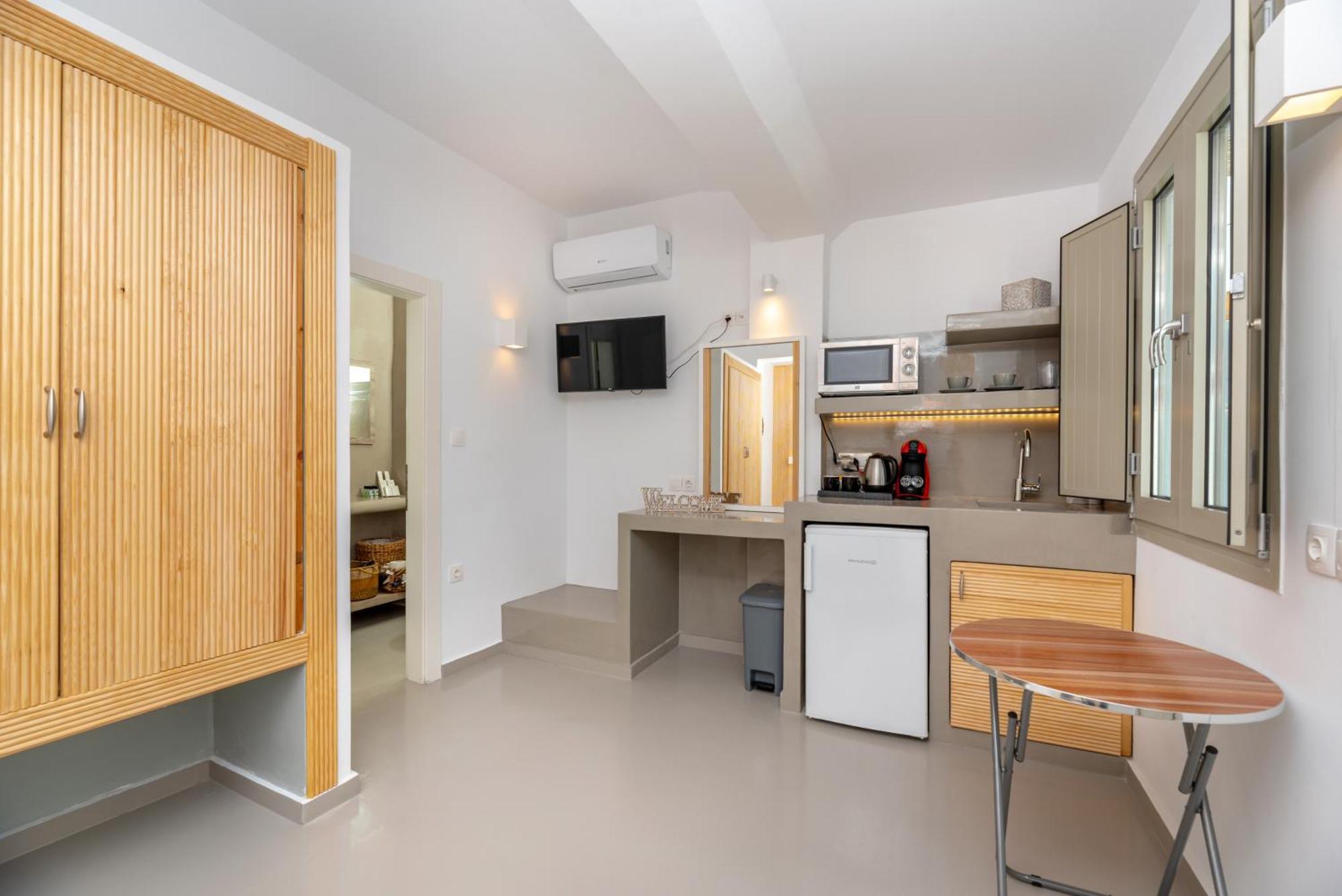 Aerenia Luxury Suites カルテラドス エクステリア 写真